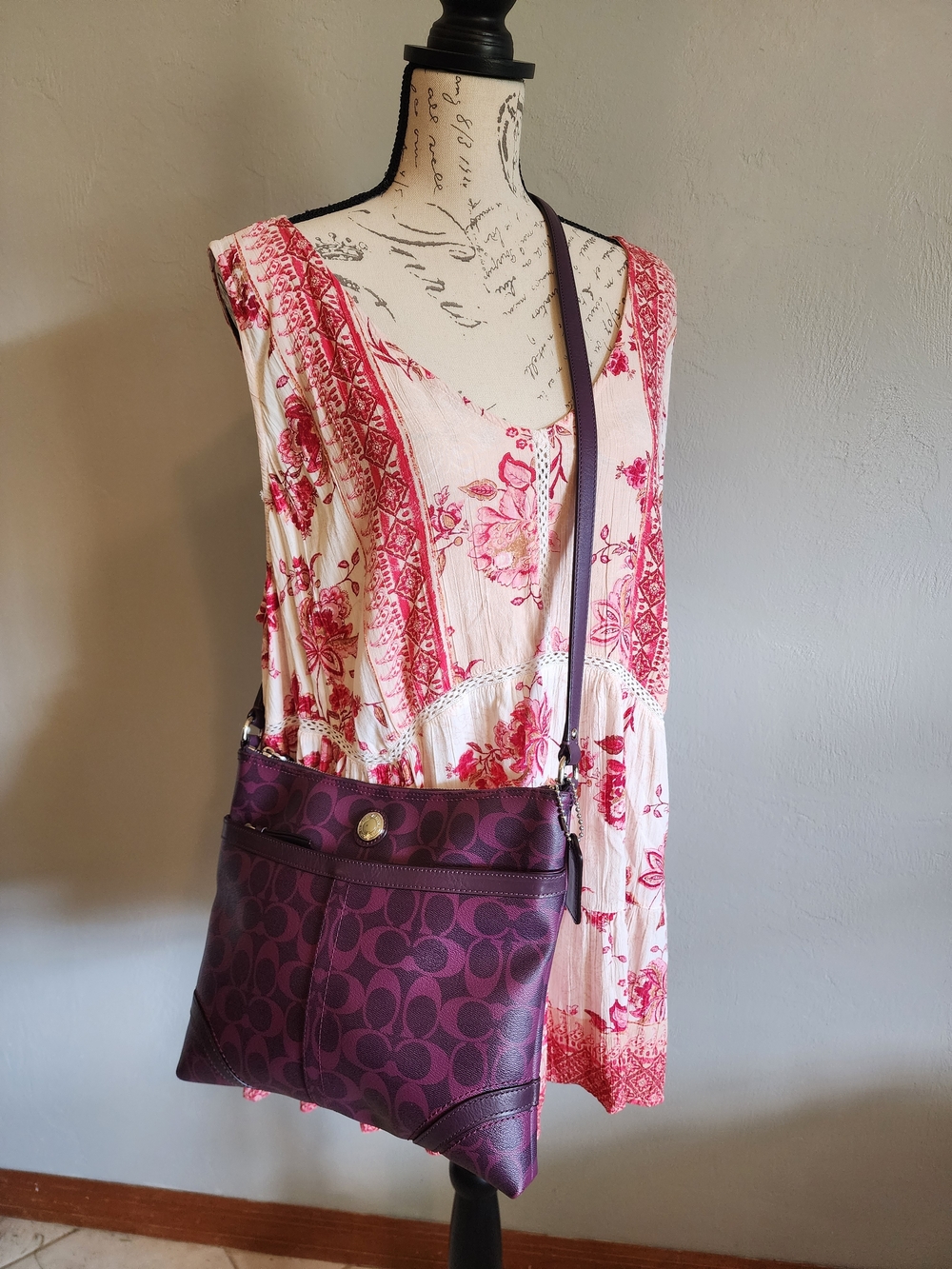 Coach Soho Monogram Zip Shoulder Bag In Deep Plum From 2011 - Picture 11 of 12